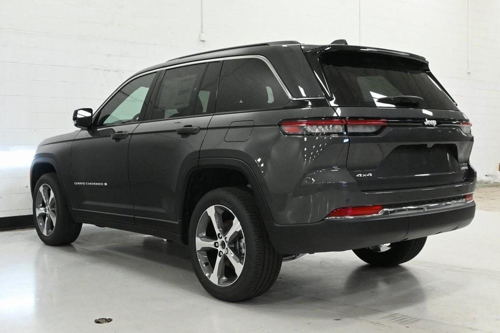 new 2024 Jeep Grand Cherokee car, priced at $45,354