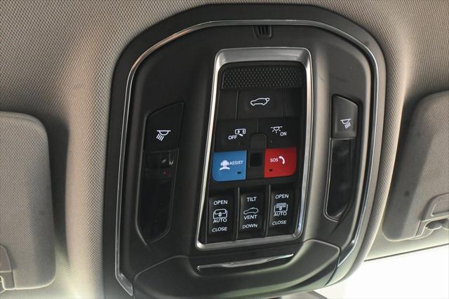 used 2022 Jeep Grand Cherokee car, priced at $29,800