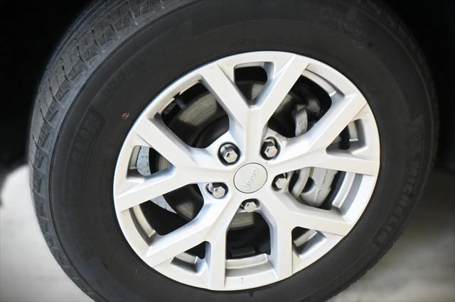 used 2022 Jeep Grand Cherokee car, priced at $29,800