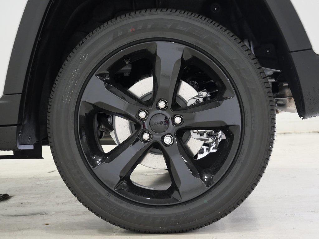 new 2025 Jeep Grand Cherokee car, priced at $40,910