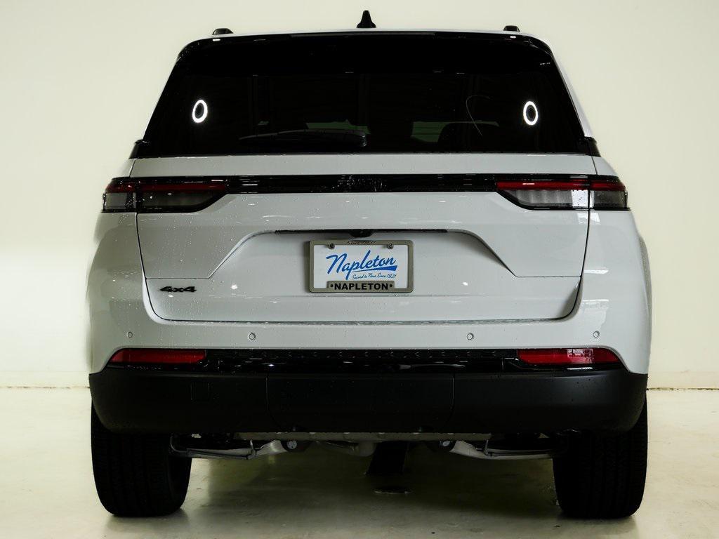 new 2025 Jeep Grand Cherokee car, priced at $40,910