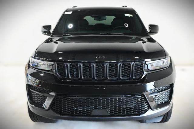 new 2025 Jeep Grand Cherokee car, priced at $40,872