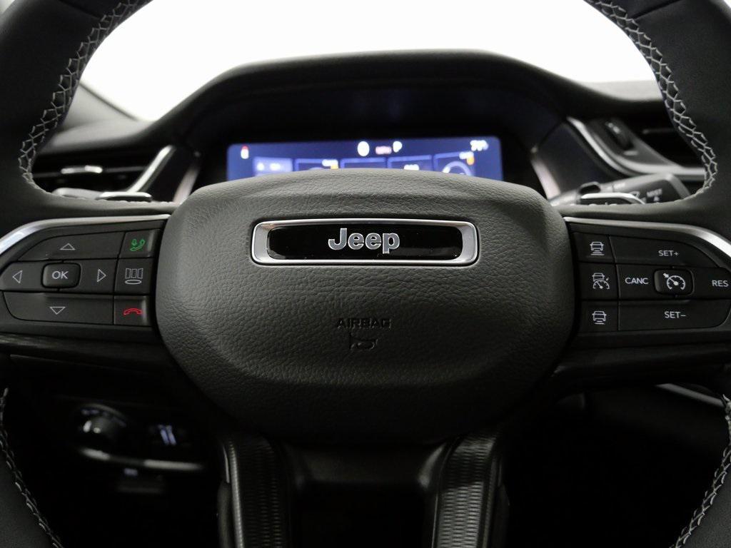 new 2025 Jeep Grand Cherokee car, priced at $37,570