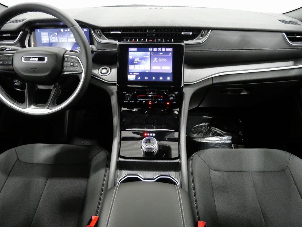 new 2025 Jeep Grand Cherokee car, priced at $37,570