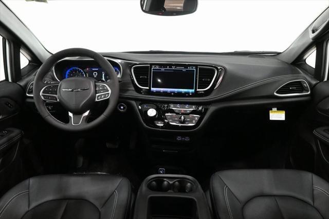 new 2025 Chrysler Pacifica car, priced at $35,782