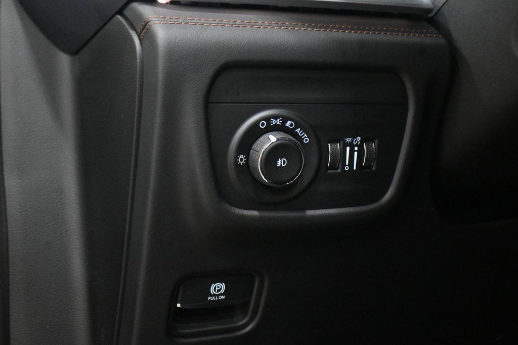 used 2022 Jeep Grand Cherokee car, priced at $37,000