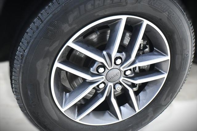 used 2021 Jeep Grand Cherokee car, priced at $26,300