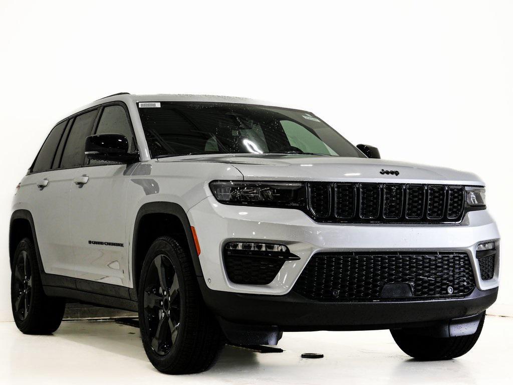 new 2025 Jeep Grand Cherokee car, priced at $48,974