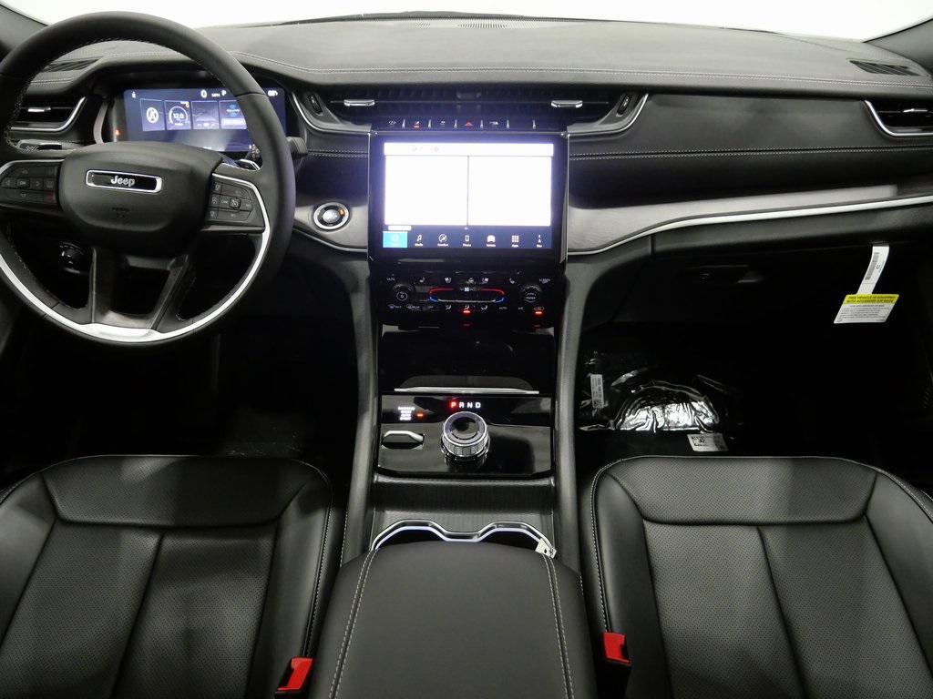 new 2025 Jeep Grand Cherokee car, priced at $48,974