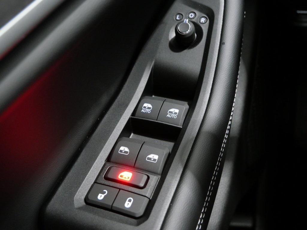new 2025 Jeep Grand Cherokee car, priced at $48,974