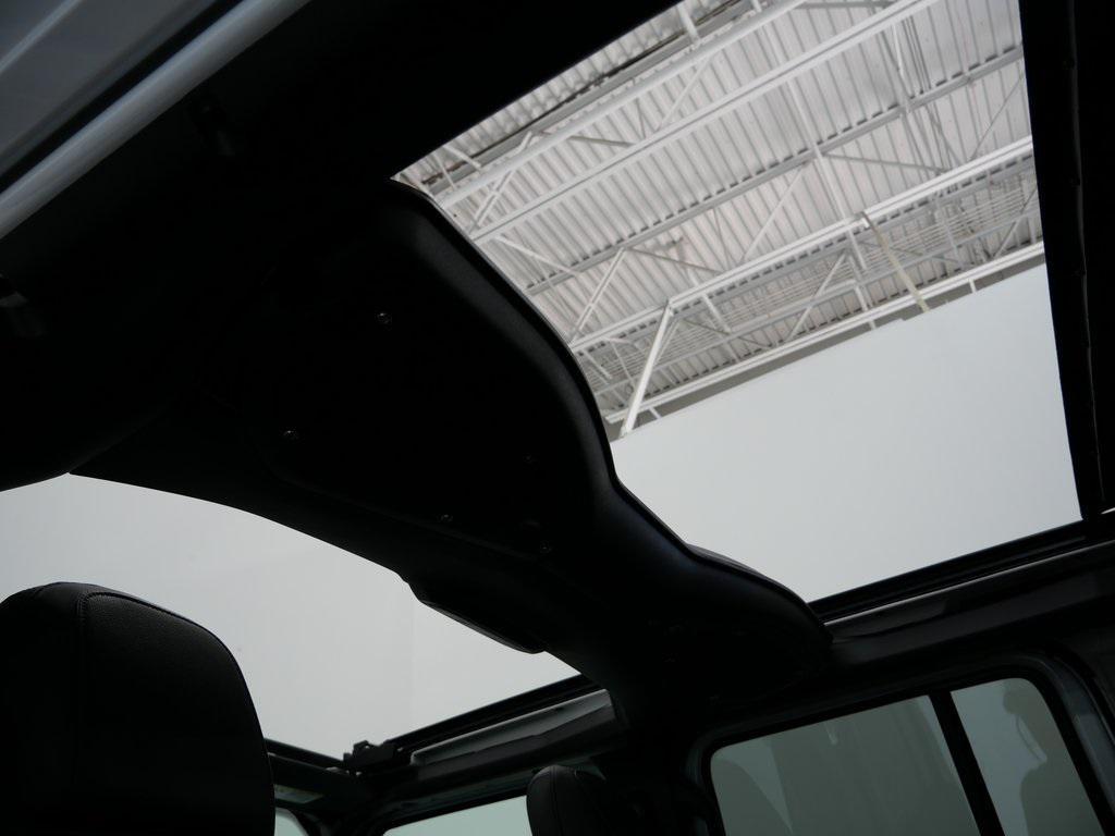 new 2025 Jeep Wrangler car, priced at $54,372