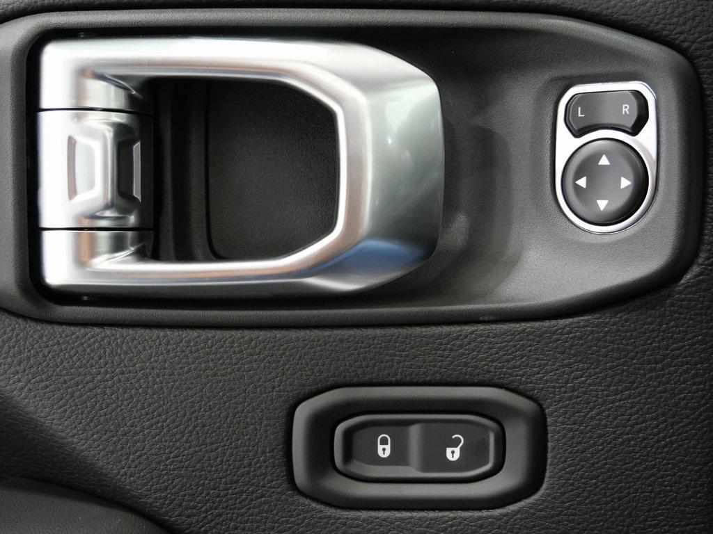 new 2025 Jeep Wrangler car, priced at $54,372