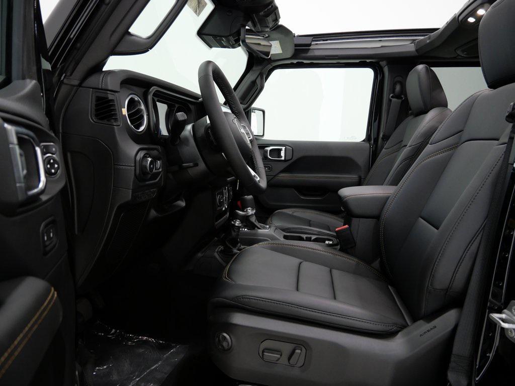 new 2025 Jeep Wrangler car, priced at $54,372