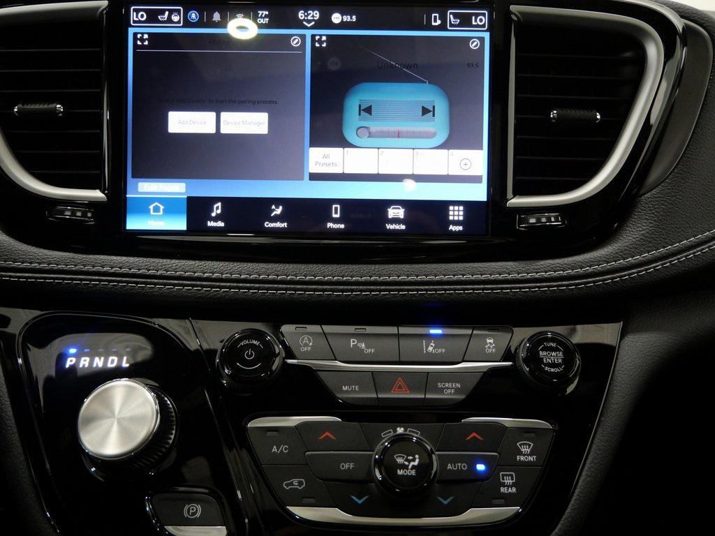 new 2026 Chrysler Pacifica car, priced at $40,156