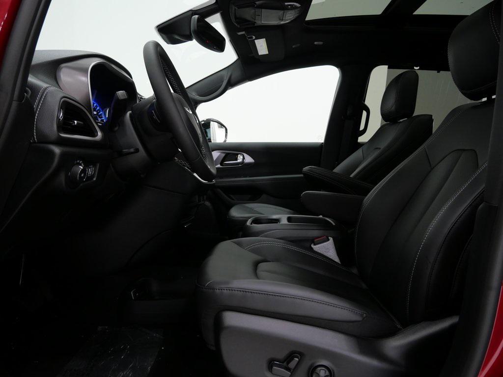 new 2026 Chrysler Pacifica car, priced at $40,156