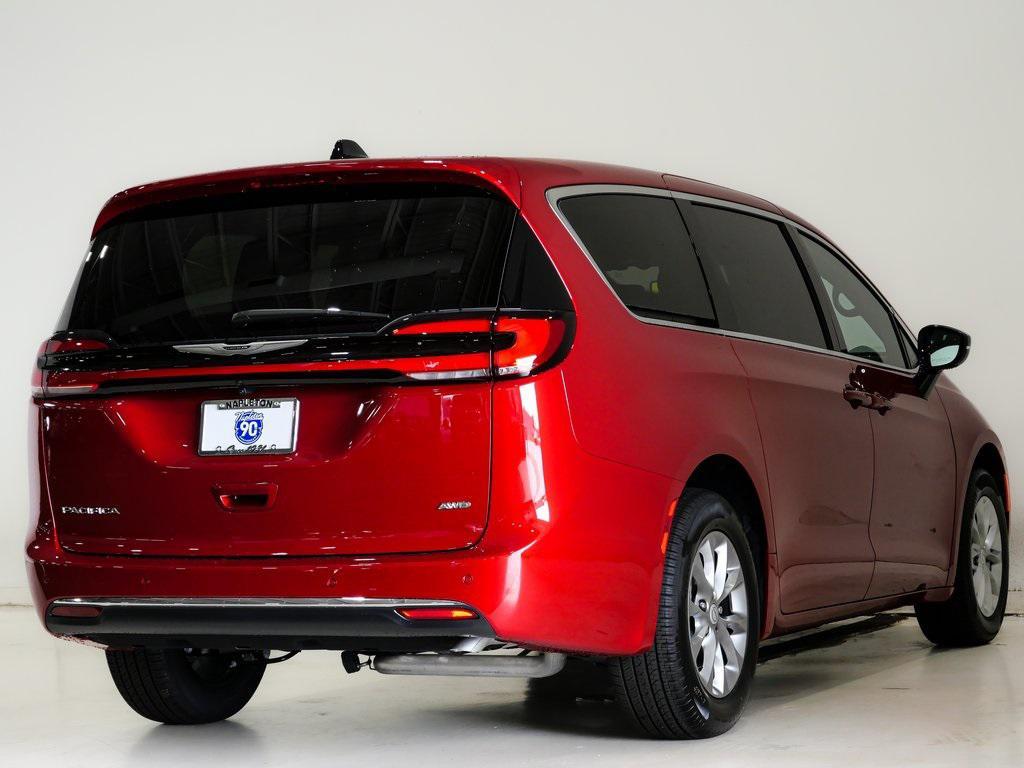 new 2026 Chrysler Pacifica car, priced at $40,156