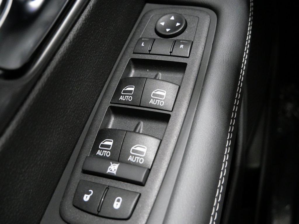 new 2026 Chrysler Pacifica car, priced at $40,156