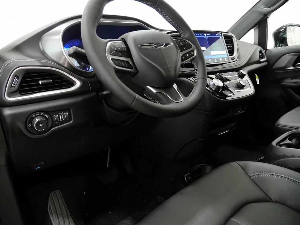 new 2026 Chrysler Pacifica car, priced at $40,156