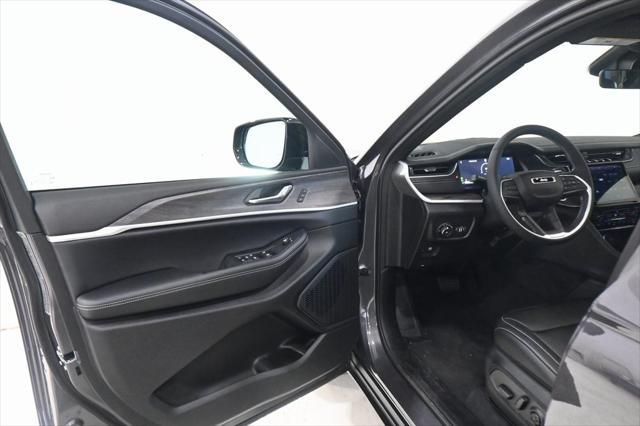 new 2025 Jeep Grand Cherokee L car, priced at $46,193