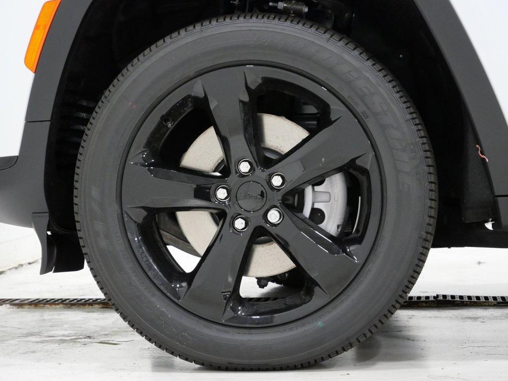 new 2025 Jeep Grand Cherokee L car, priced at $42,120