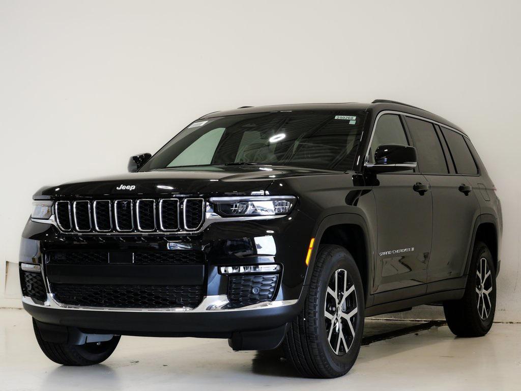 new 2025 Jeep Grand Cherokee L car, priced at $48,994