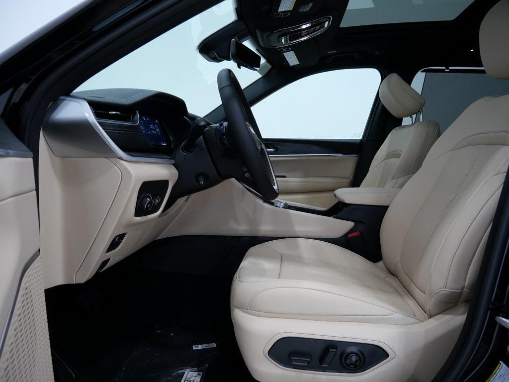 new 2025 Jeep Grand Cherokee L car, priced at $48,994