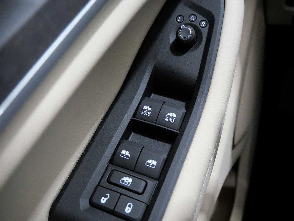 new 2025 Jeep Grand Cherokee L car, priced at $48,994
