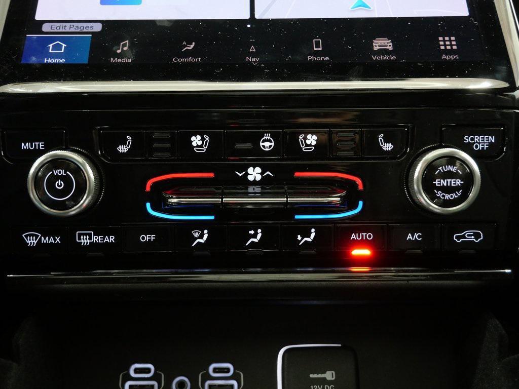 used 2022 Jeep Grand Cherokee car, priced at $30,000