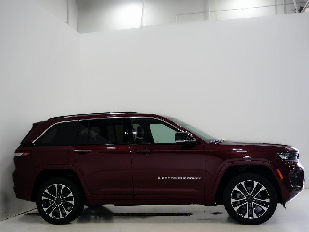 used 2022 Jeep Grand Cherokee car, priced at $30,000