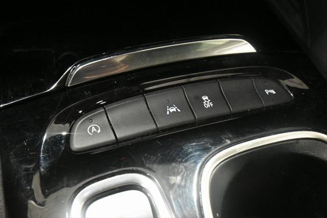 used 2023 Buick Envision car, priced at $24,000