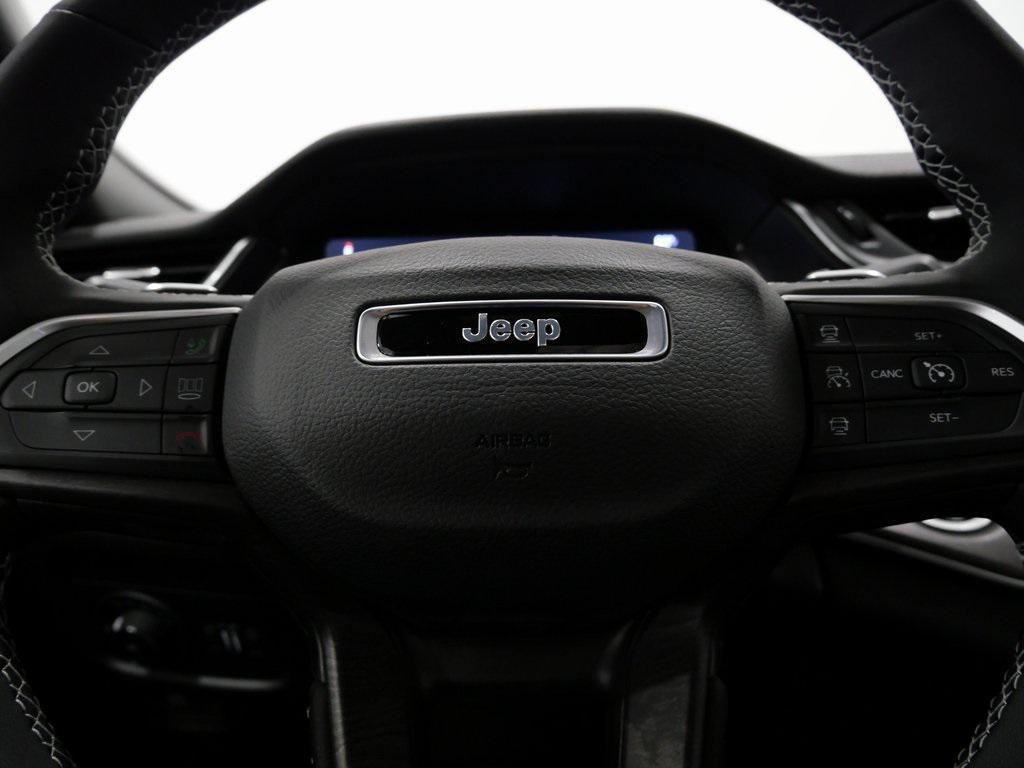 new 2025 Jeep Grand Cherokee car, priced at $48,960