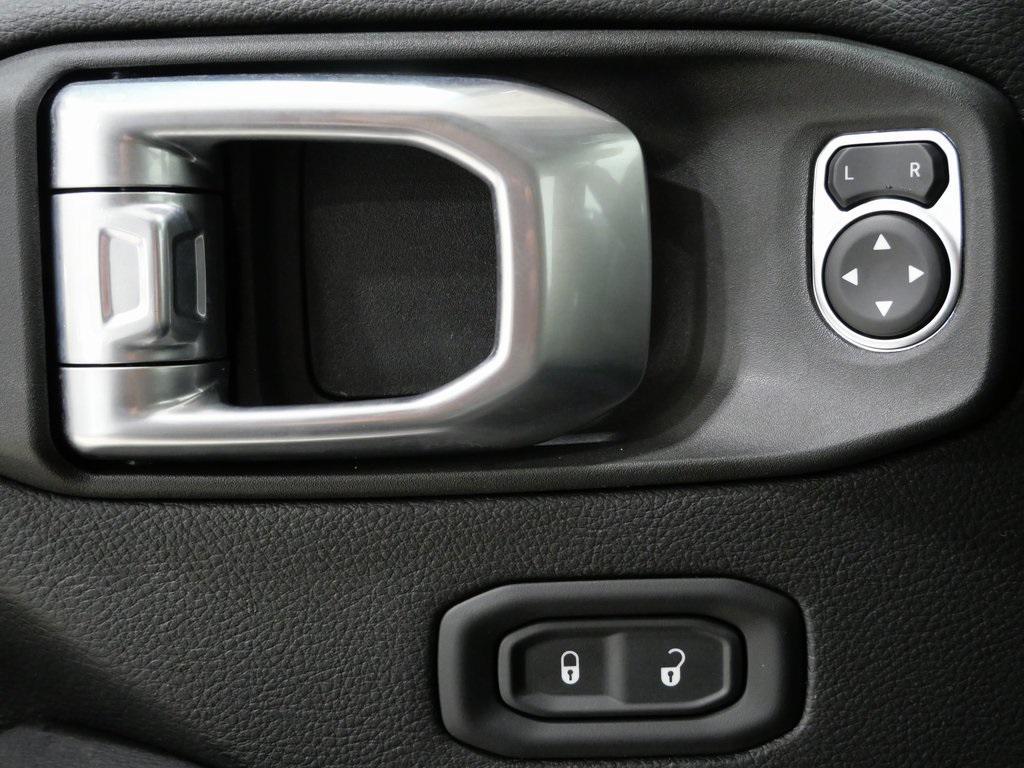 used 2022 Jeep Wrangler Unlimited car, priced at $32,000