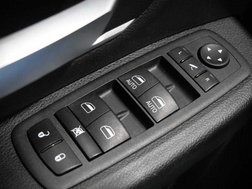 used 2022 Ram 1500 car, priced at $32,000