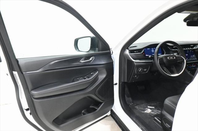new 2025 Jeep Grand Cherokee car, priced at $35,904