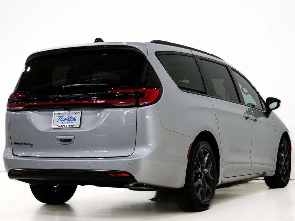 new 2026 Chrysler Pacifica car, priced at $40,985
