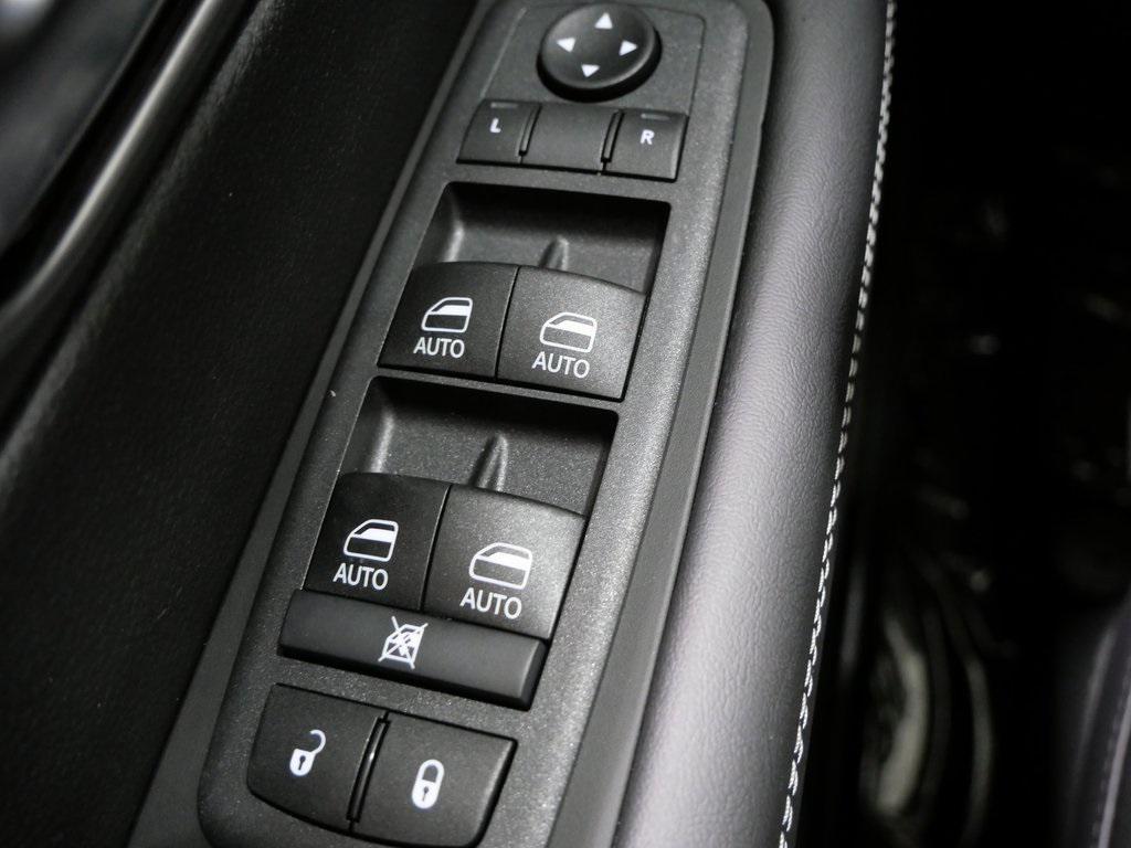 new 2026 Chrysler Pacifica car, priced at $40,985