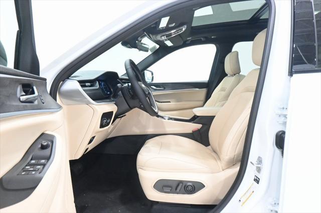new 2025 Jeep Grand Cherokee L car, priced at $45,657