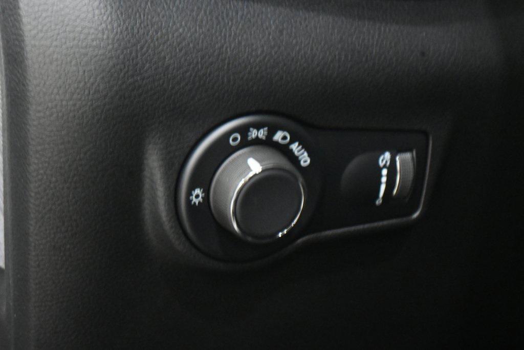 new 2025 Jeep Compass car, priced at $23,034