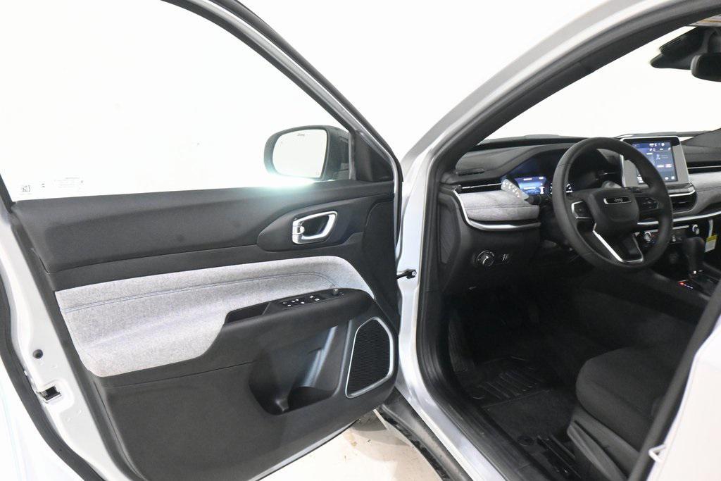 new 2025 Jeep Compass car, priced at $23,034
