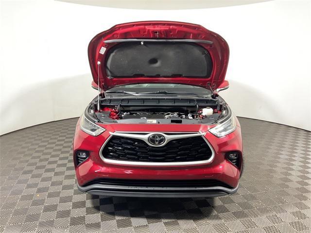 used 2021 Toyota Highlander car, priced at $30,000