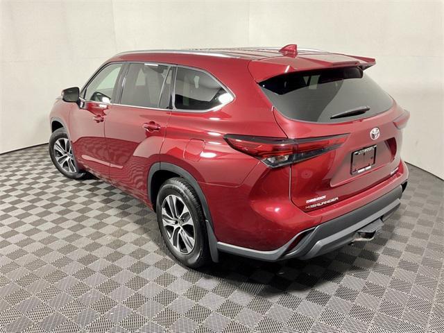 used 2021 Toyota Highlander car, priced at $30,000