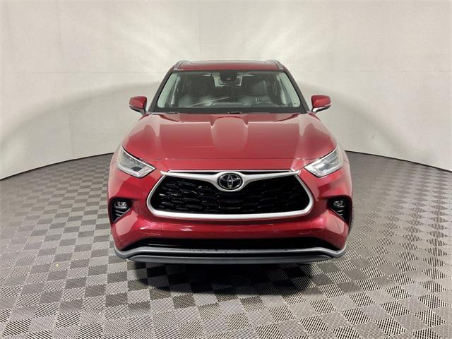 used 2021 Toyota Highlander car, priced at $30,000
