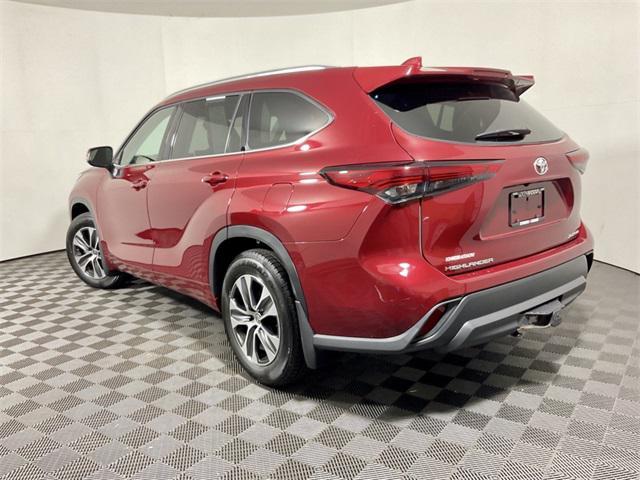 used 2021 Toyota Highlander car, priced at $30,000