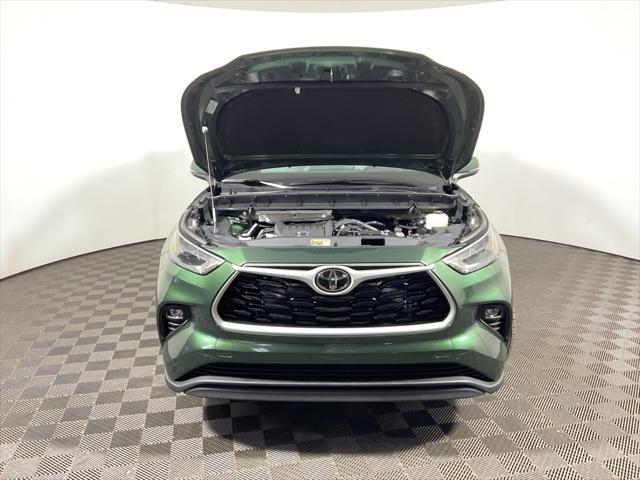 new 2025 Toyota Highlander car, priced at $48,500