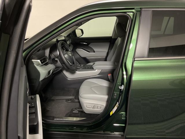 new 2025 Toyota Highlander car, priced at $48,500