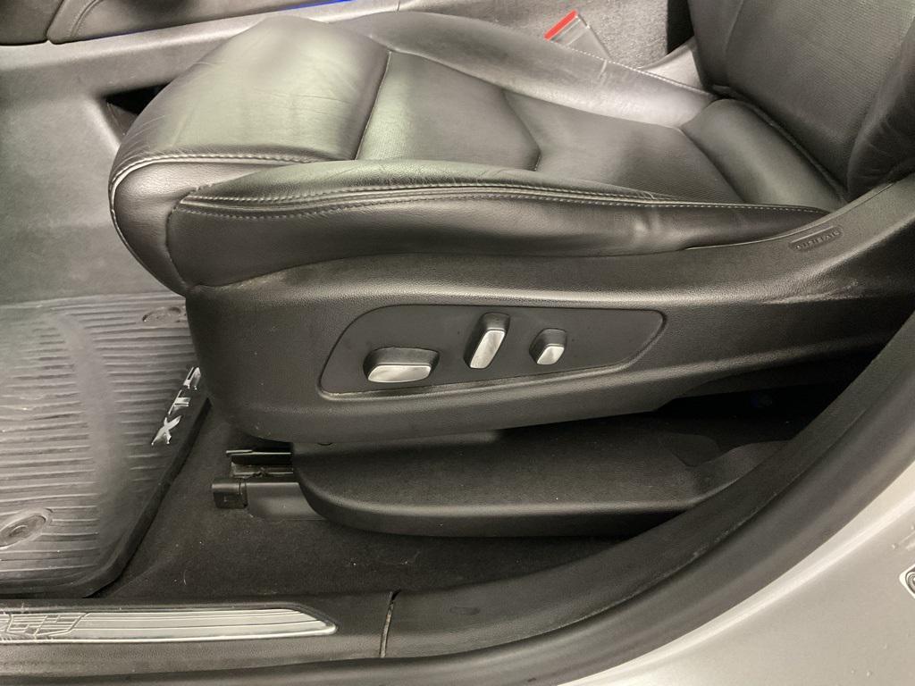 used 2018 Cadillac XT5 car, priced at $18,500