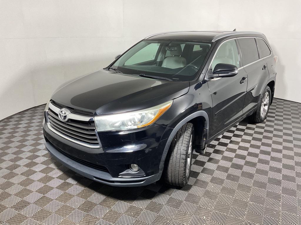 used 2015 Toyota Highlander car, priced at $11,500