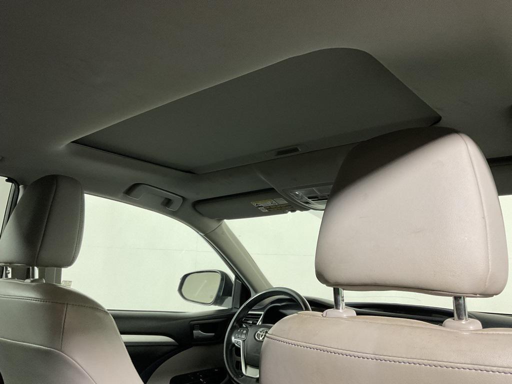 used 2015 Toyota Highlander car, priced at $11,500