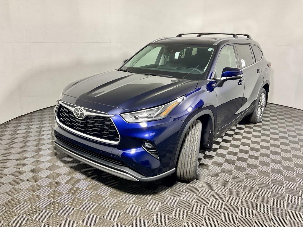 new 2025 Toyota Highlander Hybrid car, priced at $57,000
