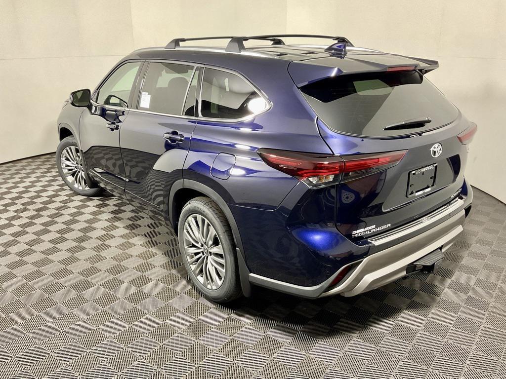new 2025 Toyota Highlander Hybrid car, priced at $57,000